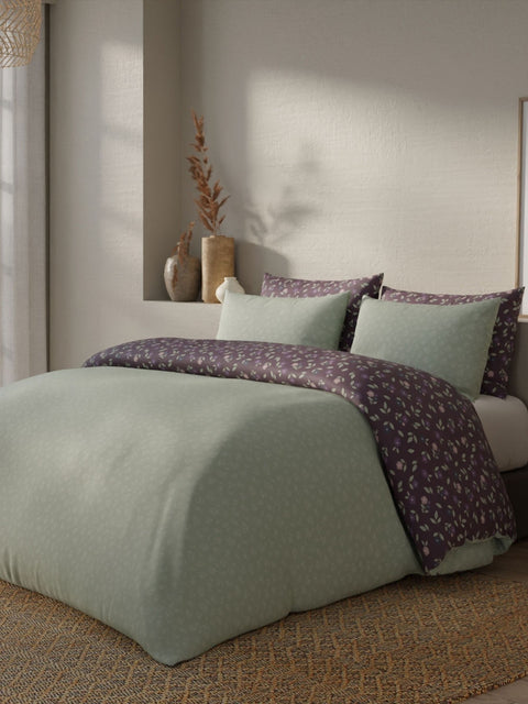 Vantona Essentials Range Molly Ditsy Duvet Cover Set - Purple