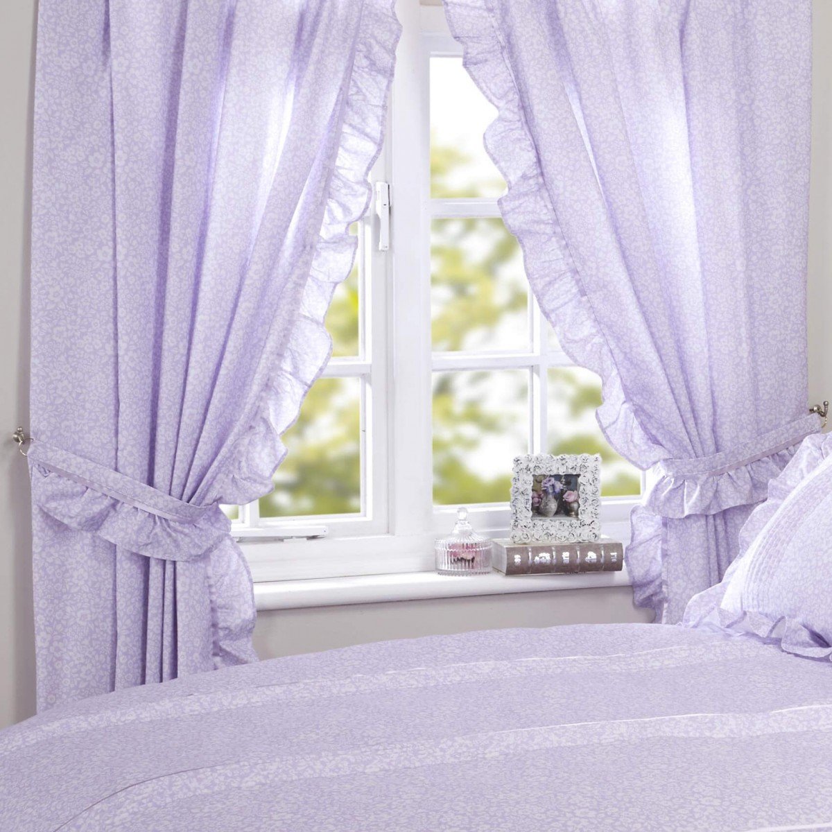 Lilac curtain discount